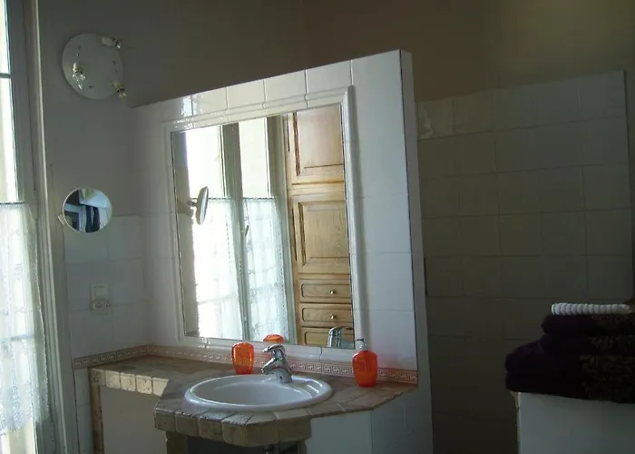 Bed & Breakfast La Demeure Aubais