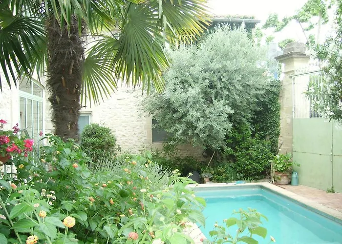 La Demeure Bed & Breakfast